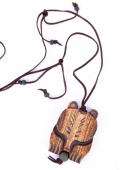 Медведь, подвеска (7 см, длина шнурка 80-90 см) фото в интернет-магазине эко товаров из Горного Алтая